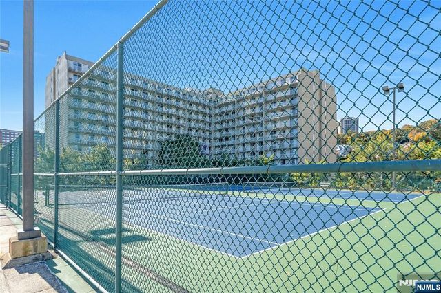 1077 River Road, Edgewater, NJ 07020