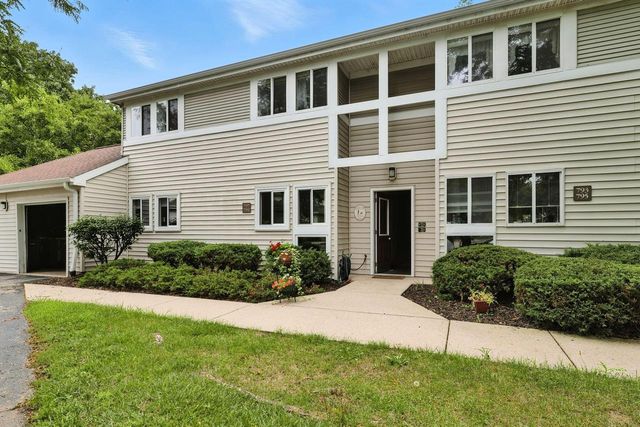 797 W Puetz ROAD, Oak Creek, WI 53154