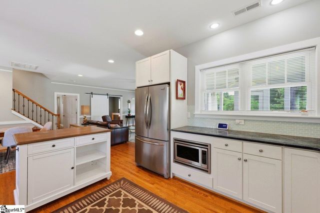 10 N Avondale Drive, Greenville, SC 29609