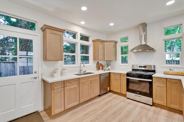 274 Skyview Court, Mountain View, CA 94043