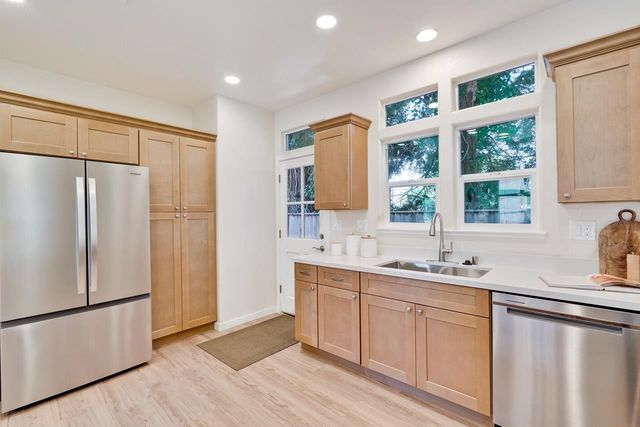 274 Skyview Court, Mountain View, CA 94043