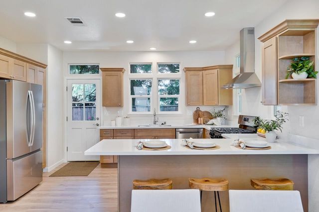 274 Skyview Court, Mountain View, CA 94043
