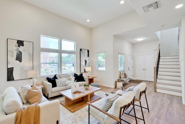 274 Skyview Court, Mountain View, CA 94043