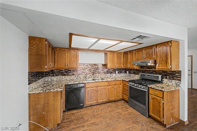 6643 West Tropicana Avenue 104, Las Vegas, NV 89103