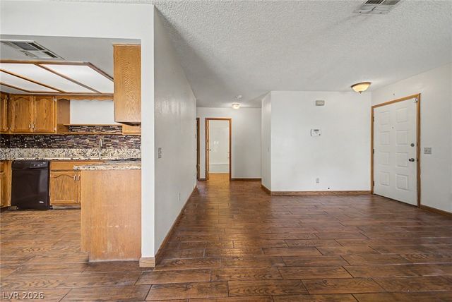 6643 West Tropicana Avenue 104, Las Vegas, NV 89103