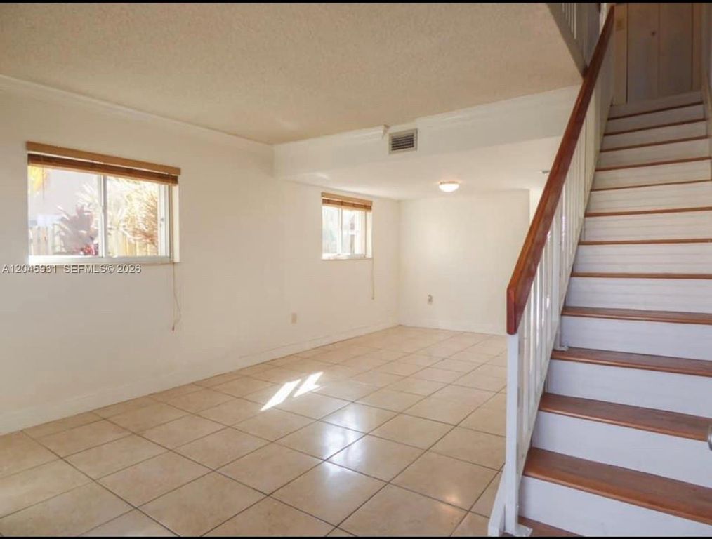 8252 NW 6th Ter 235, Miami, FL 33126