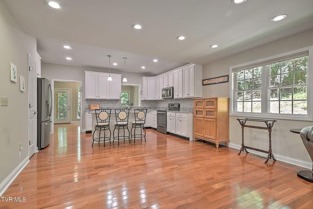 708 Willowcrest Place, Kingsport, TN 37660