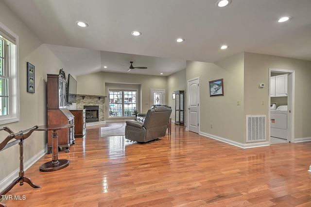 708 Willowcrest Place, Kingsport, TN 37660