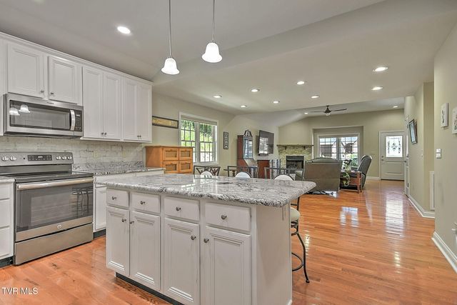 708 Willowcrest Place, Kingsport, TN 37660