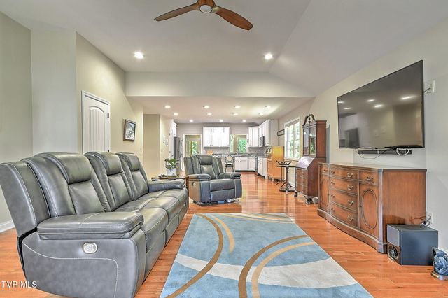 708 Willowcrest Place, Kingsport, TN 37660