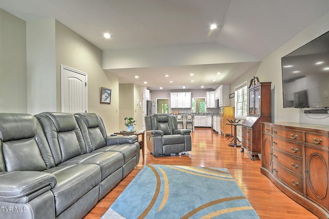 708 Willowcrest Place, Kingsport, TN 37660