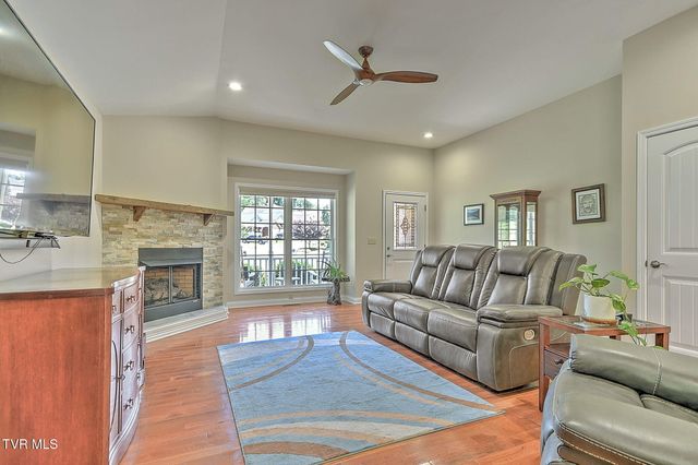 708 Willowcrest Place, Kingsport, TN 37660