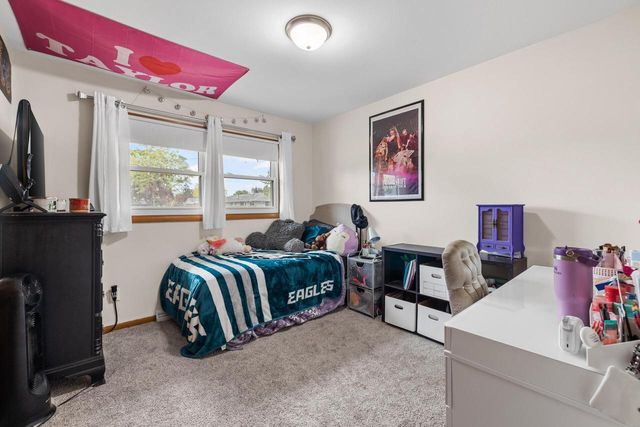 6559 N Sandy Acre ROAD, West Bend, WI 53090