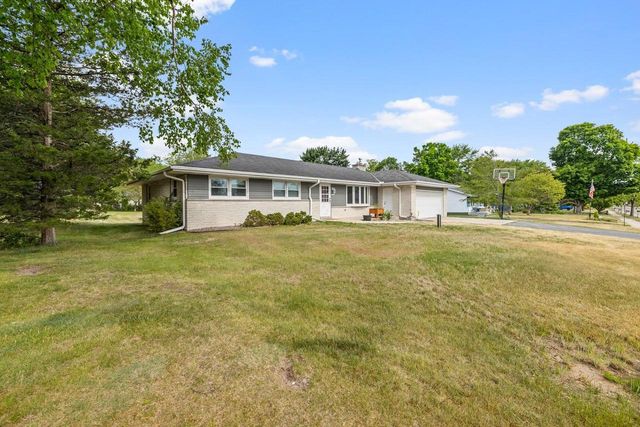 6559 N Sandy Acre ROAD, West Bend, WI 53090