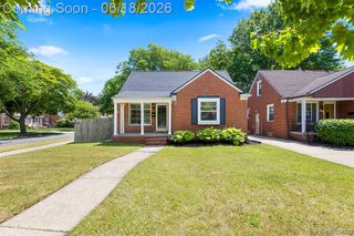 19296 Berden Street, Harper Woods, MI 48225