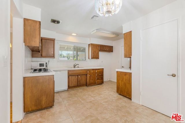 9811 Lubao Avenue, Los Angeles, CA 91311