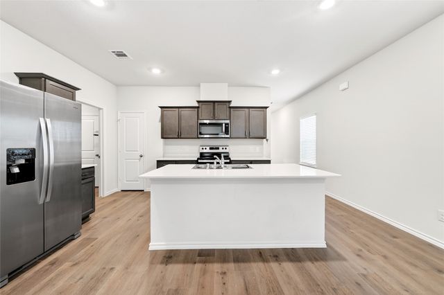908 Hay Loft Lane, Royse City, TX 75189