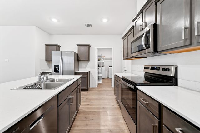908 Hay Loft Lane, Royse City, TX 75189