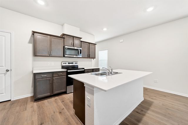 908 Hay Loft Lane, Royse City, TX 75189