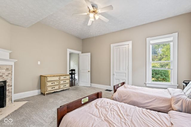 1418 S 7th Street, Terre Haute, IN 47802