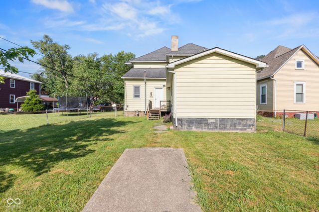 1418 S 7th Street, Terre Haute, IN 47802