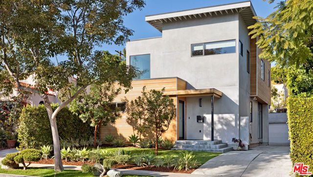 8925 Dorrington Avenue, West Hollywood, CA 90048