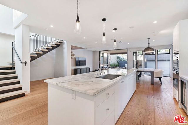 8925 Dorrington Avenue, West Hollywood, CA 90048