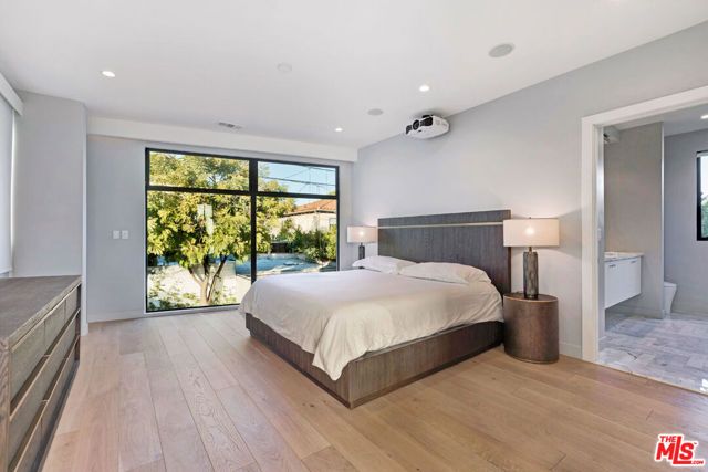 8925 Dorrington Avenue, West Hollywood, CA 90048