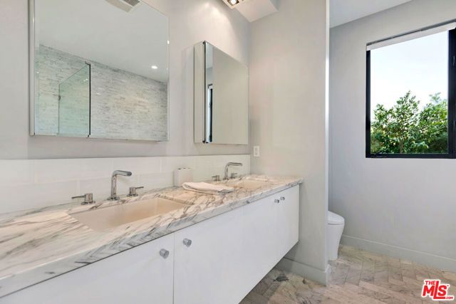 8925 Dorrington Avenue, West Hollywood, CA 90048