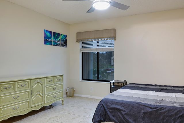 715 Sunny Pine Way A2, Greenacres, FL 33415