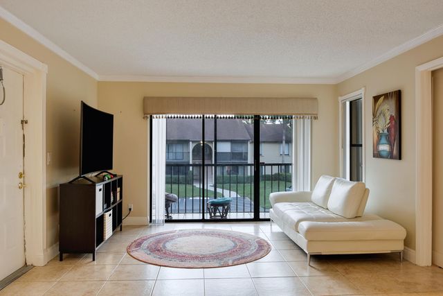 715 Sunny Pine Way A2, Greenacres, FL 33415