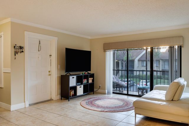 715 Sunny Pine Way A2, Greenacres, FL 33415