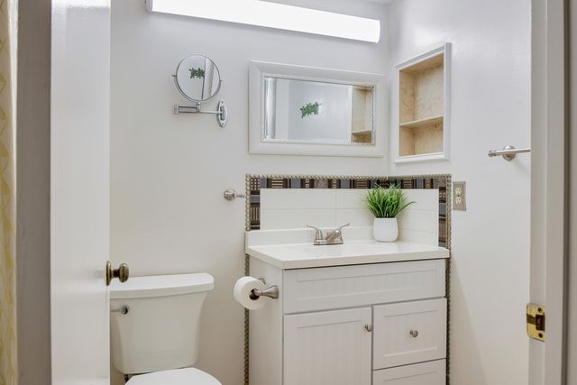 715 Sunny Pine Way A2, Greenacres, FL 33415