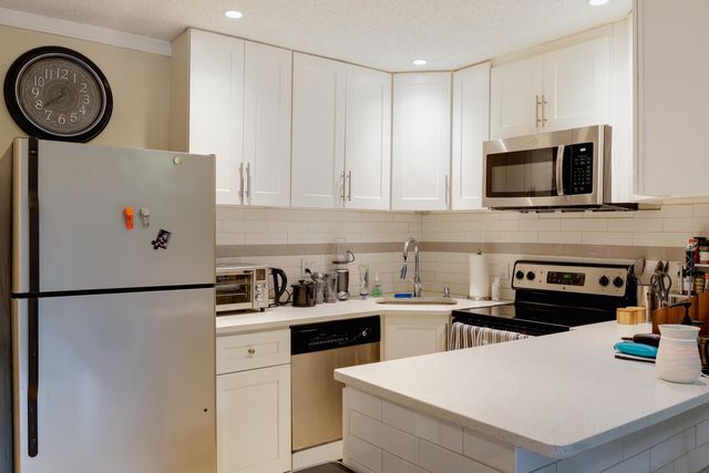 715 Sunny Pine Way A2, Greenacres, FL 33415
