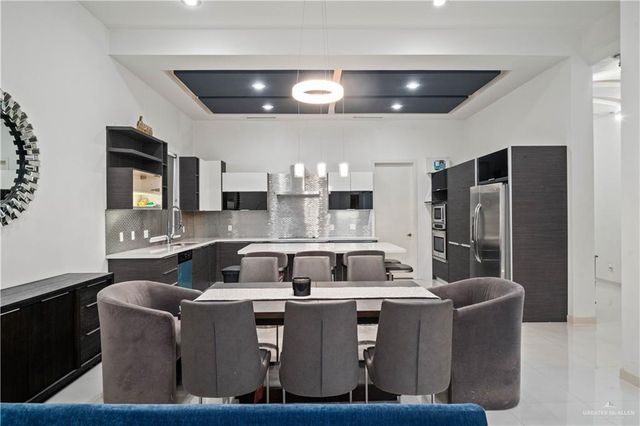 206 N Mockingbird Avenue, Mission, TX 78572