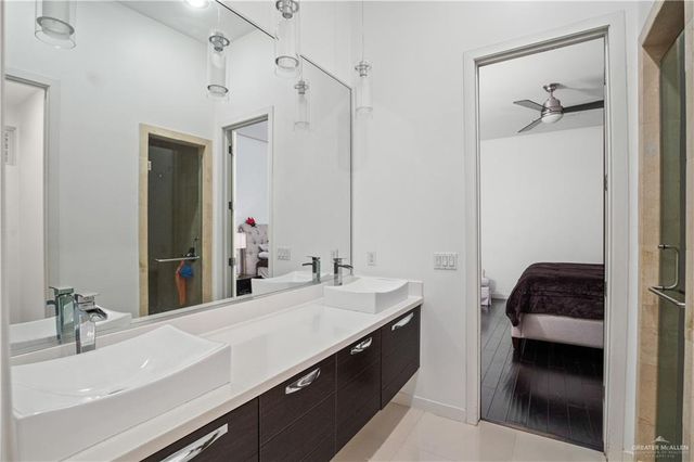 206 N Mockingbird Avenue, Mission, TX 78572