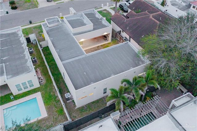 206 N Mockingbird Avenue, Mission, TX 78572