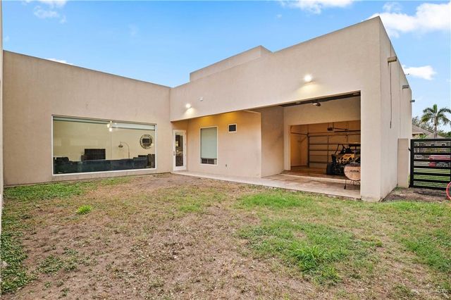 206 N Mockingbird Avenue, Mission, TX 78572