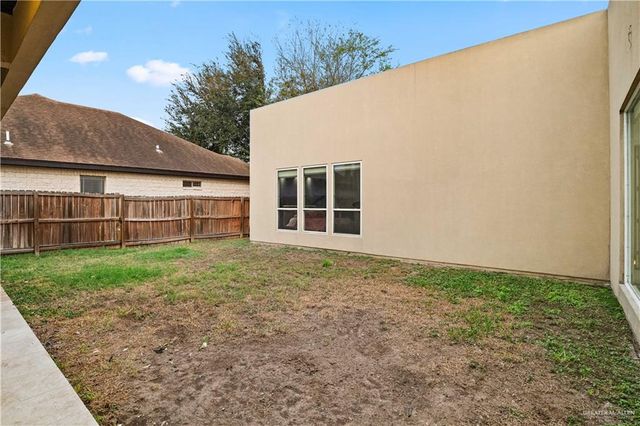 206 N Mockingbird Avenue, Mission, TX 78572