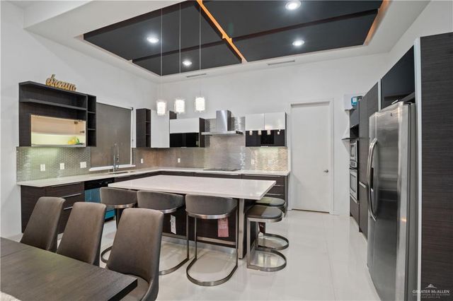 206 N Mockingbird Avenue, Mission, TX 78572