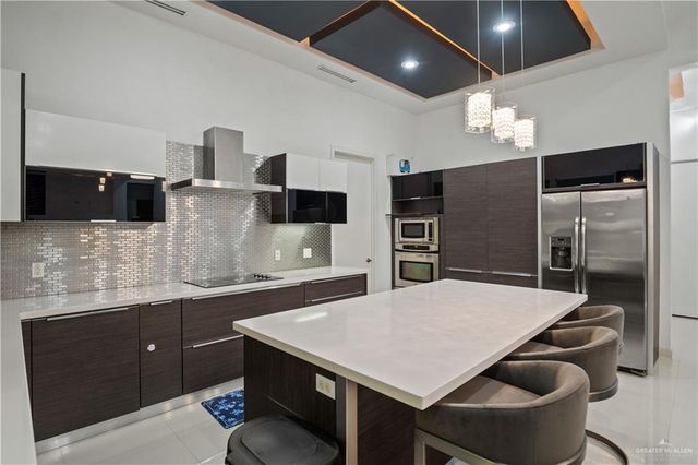 206 N Mockingbird Avenue, Mission, TX 78572