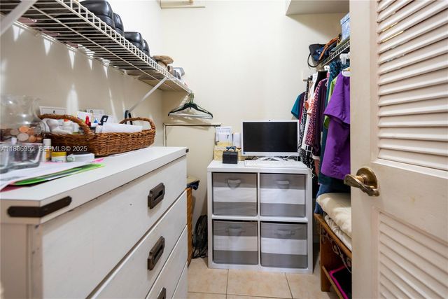 9823 S Hollybrook Lake Drive 105, Pembroke Pines, FL 33025