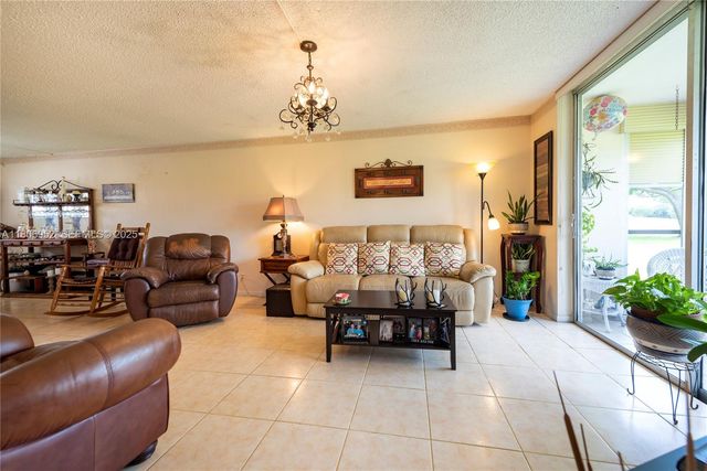 9823 S Hollybrook Lake Drive 105, Pembroke Pines, FL 33025