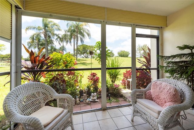 9823 S Hollybrook Lake Drive 105, Pembroke Pines, FL 33025