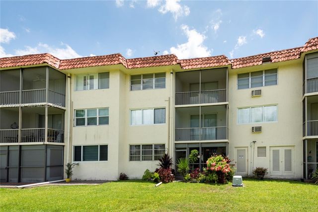 9823 S Hollybrook Lake Drive 105, Pembroke Pines, FL 33025