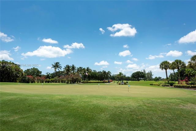 9823 S Hollybrook Lake Drive 105, Pembroke Pines, FL 33025