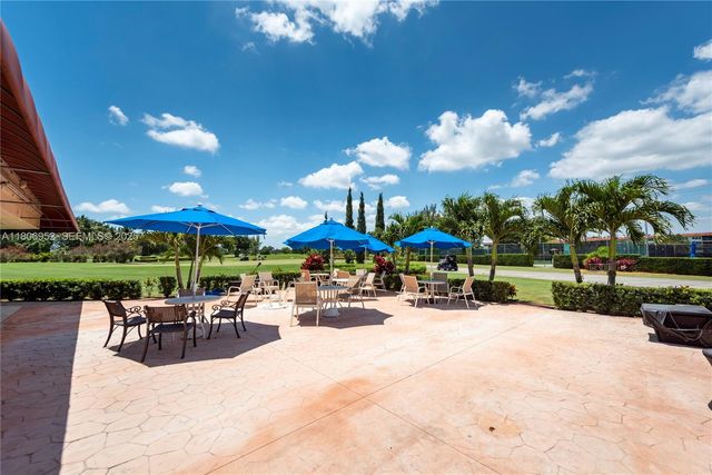 9823 S Hollybrook Lake Drive 105, Pembroke Pines, FL 33025