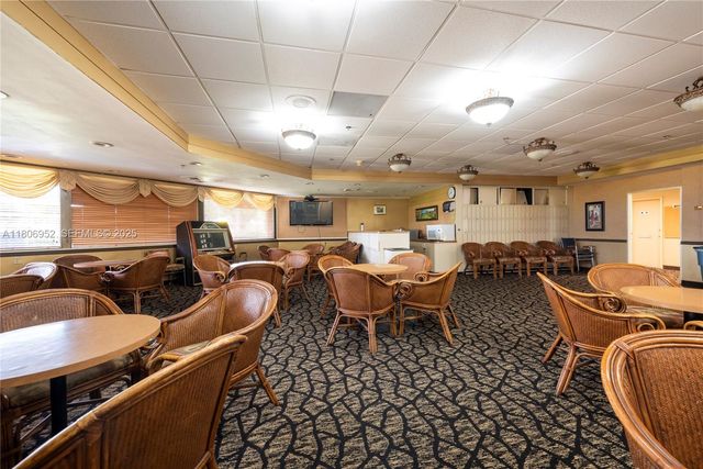 9823 S Hollybrook Lake Drive 105, Pembroke Pines, FL 33025
