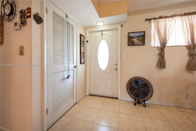9823 S Hollybrook Lake Drive 105, Pembroke Pines, FL 33025