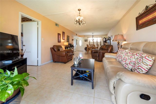 9823 S Hollybrook Lake Drive 105, Pembroke Pines, FL 33025